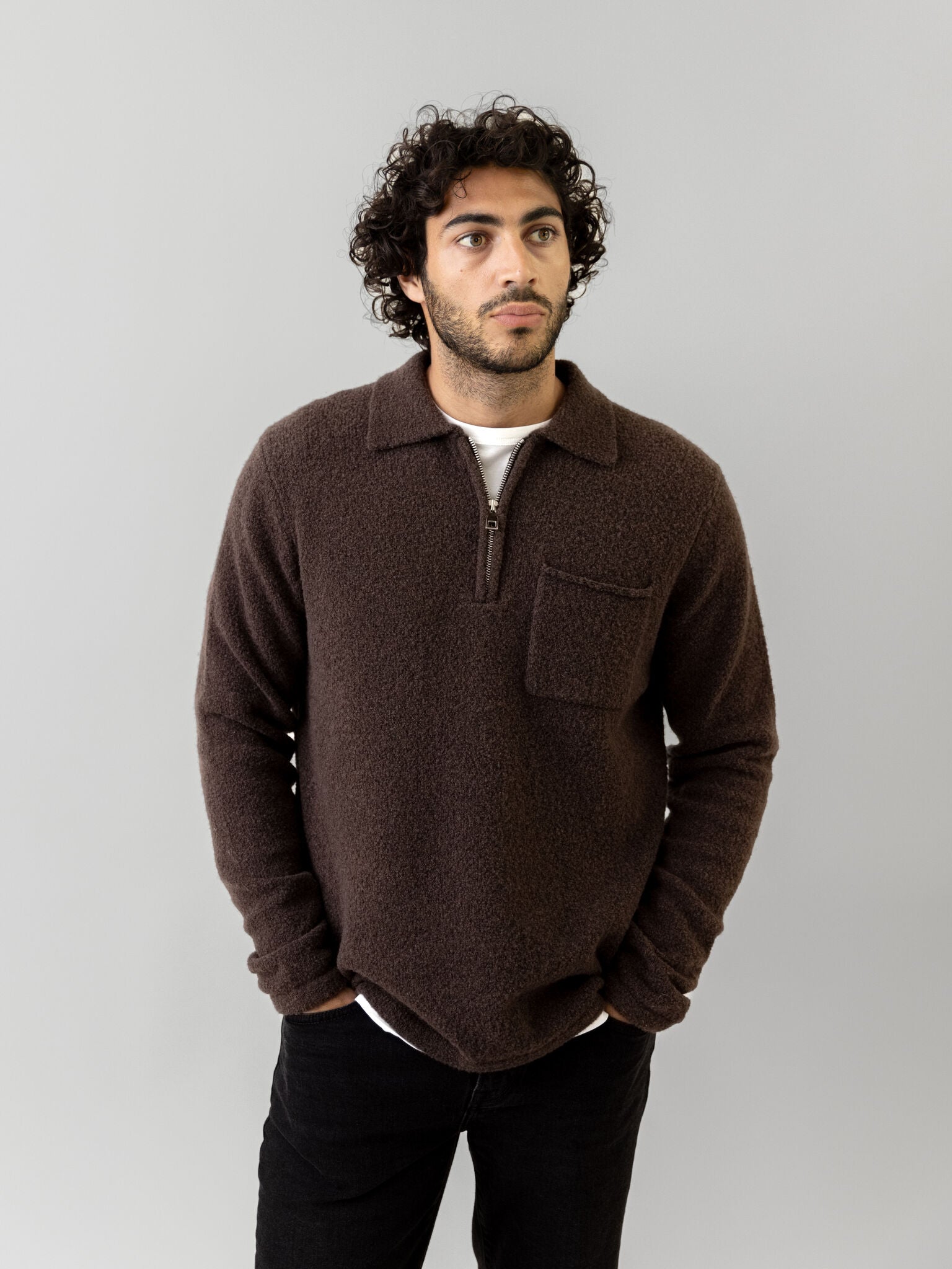 Modelshot / Chocolate Brown / Detail